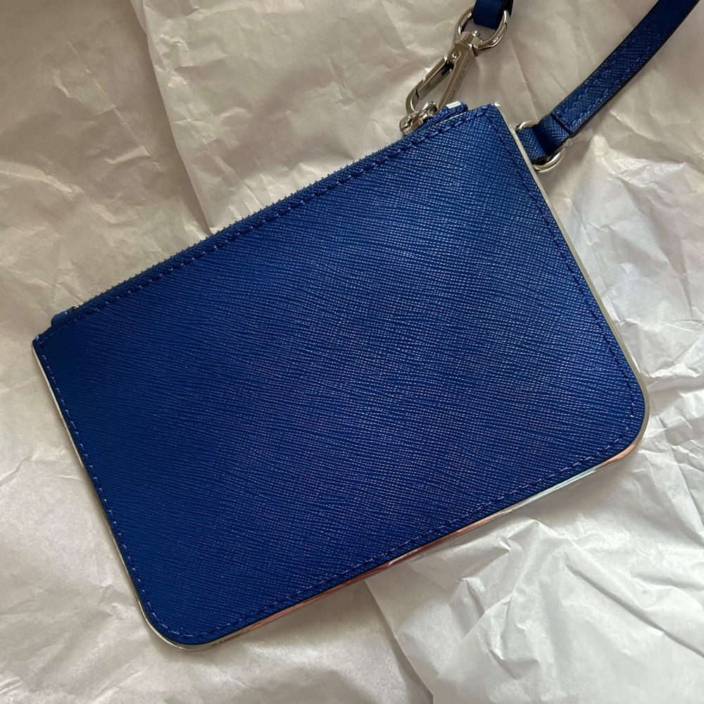 NWT Michael Kors adorable small blue wristlet!!! - Picture 3 of 5